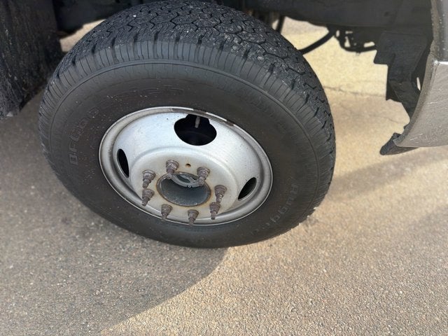 2005 Ford Super Duty F-350 DRW Base