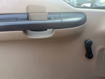 2005 Ford Super Duty F-350 DRW Base