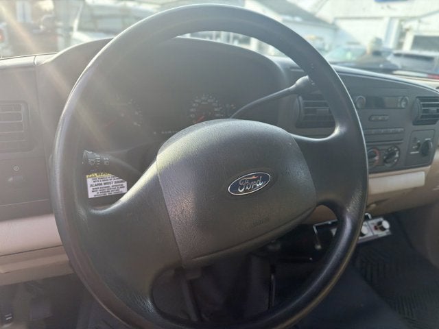 2005 Ford Super Duty F-350 DRW Base