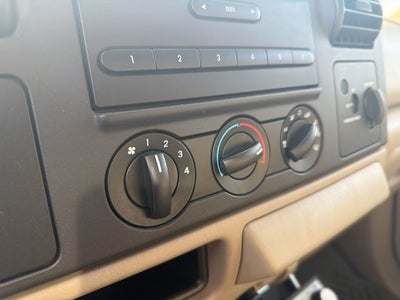 2005 Ford Super Duty F-350 DRW Base