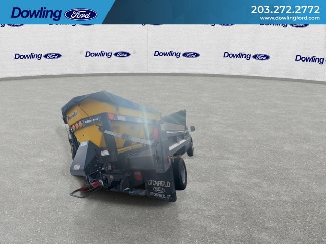 2005 Ford Super Duty F-350 DRW Base