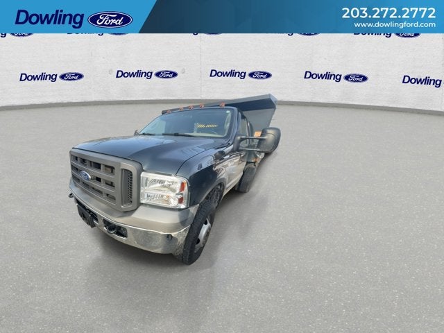 2005 Ford Super Duty F-350 DRW Base