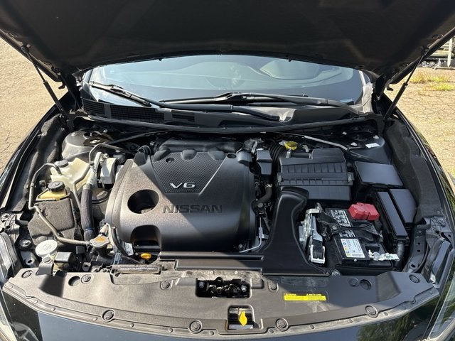 2023 Nissan Maxima SR