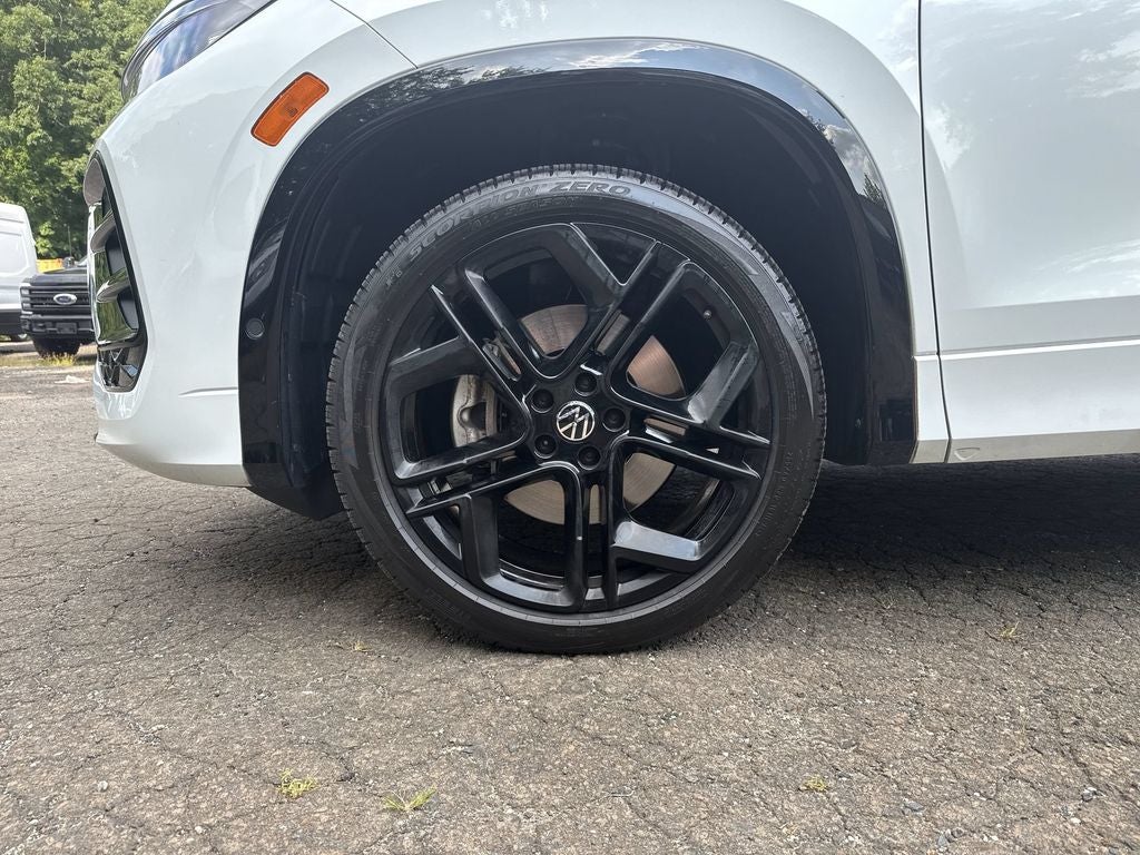2025 Volkswagen Tiguan SE R-Line Black