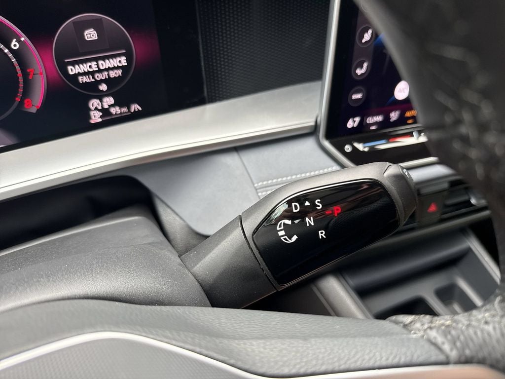 2025 Volkswagen Tiguan SE R-Line Black