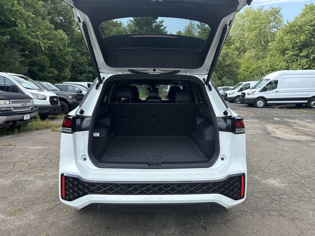2025 Volkswagen Tiguan SE R-Line Black