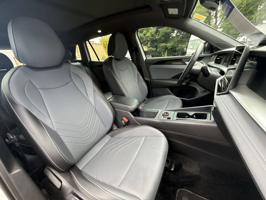 2025 Volkswagen Tiguan SE R-Line Black
