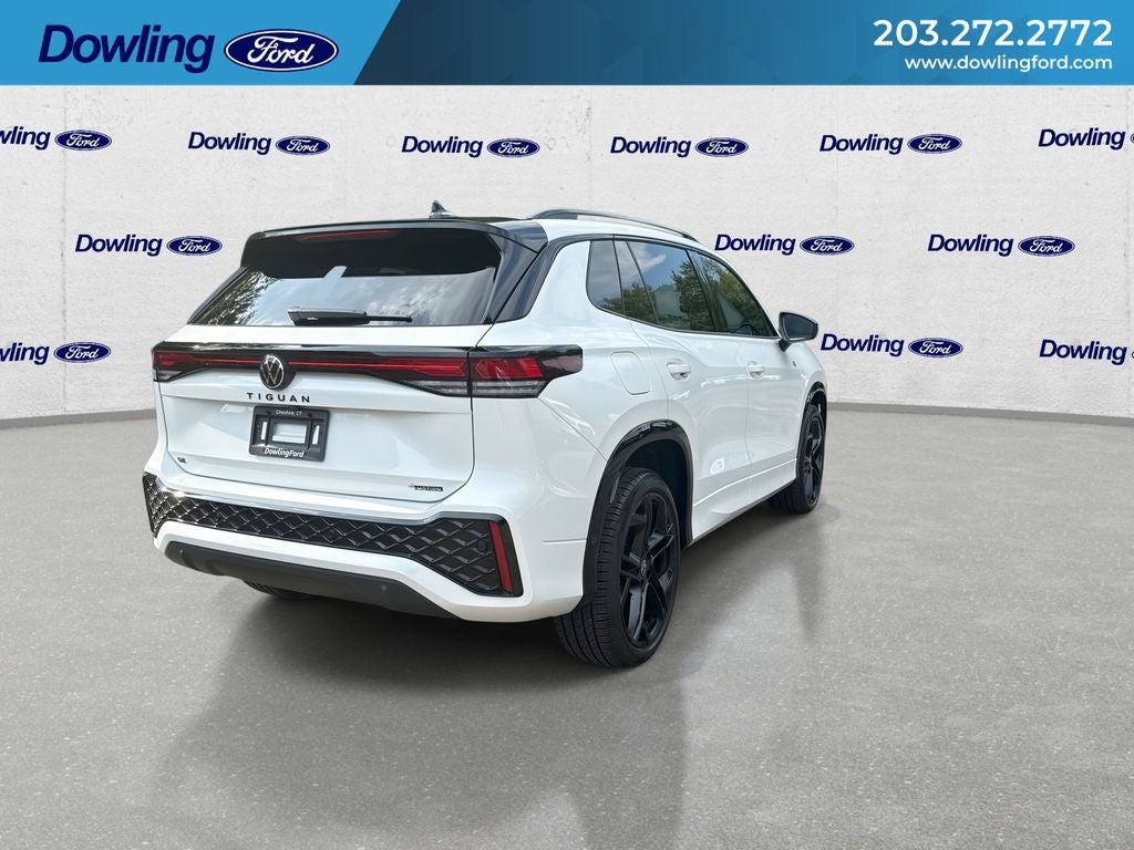 2025 Volkswagen Tiguan SE R-Line Black