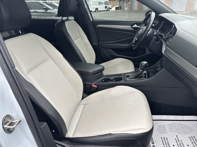 2019 Volkswagen Jetta R-Line