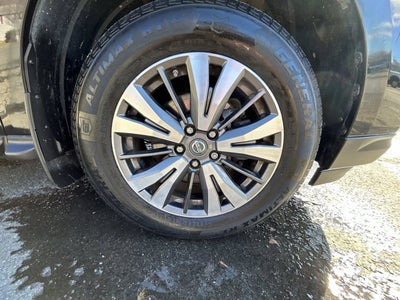 2017 Nissan Pathfinder SL