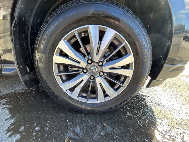 2017 Nissan Pathfinder SL