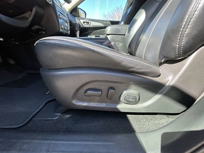 2017 Nissan Pathfinder SL