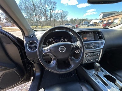 2017 Nissan Pathfinder SL