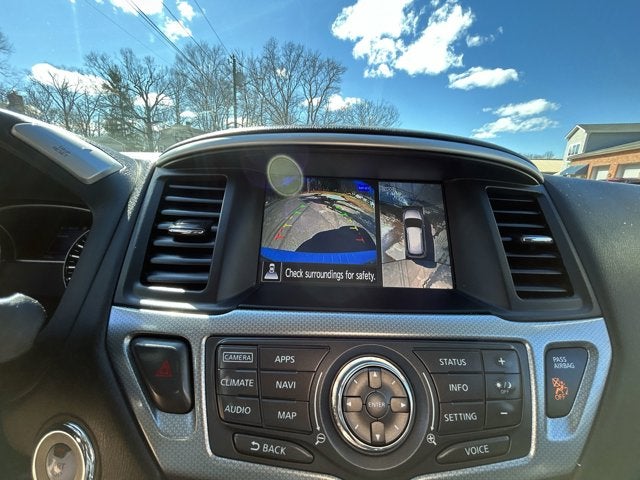 2017 Nissan Pathfinder SL