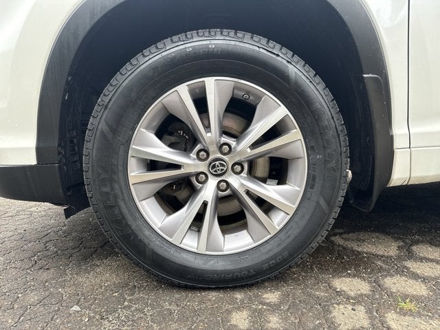 2016 Toyota Highlander LE Plus V6