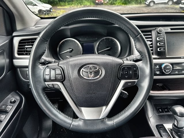 2016 Toyota Highlander LE Plus V6