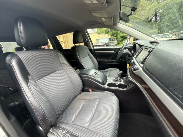 2016 Toyota Highlander LE Plus V6