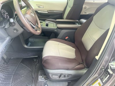 2024 Toyota Sienna Platinum