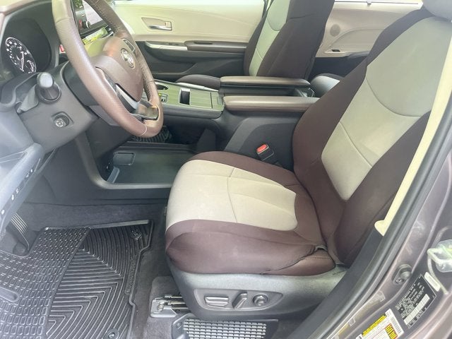 2024 Toyota Sienna Platinum