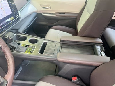 2024 Toyota Sienna Platinum