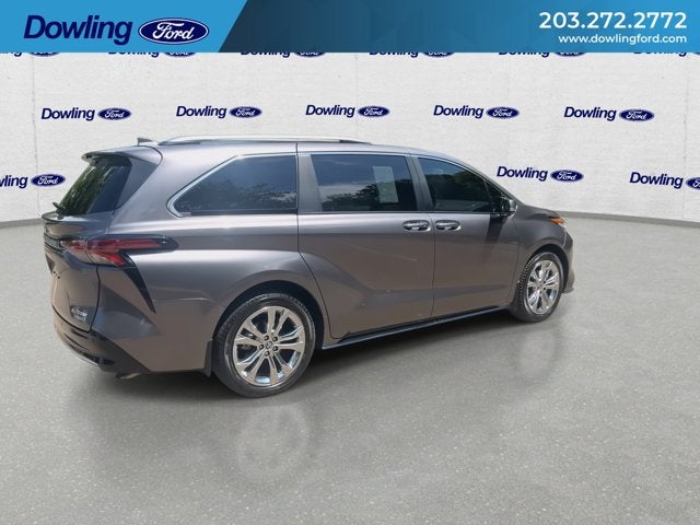 2024 Toyota Sienna Platinum
