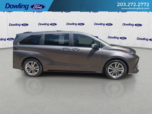 2024 Toyota Sienna Platinum