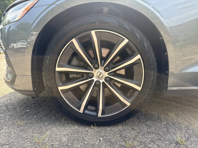2021 Volvo S60 Momentum
